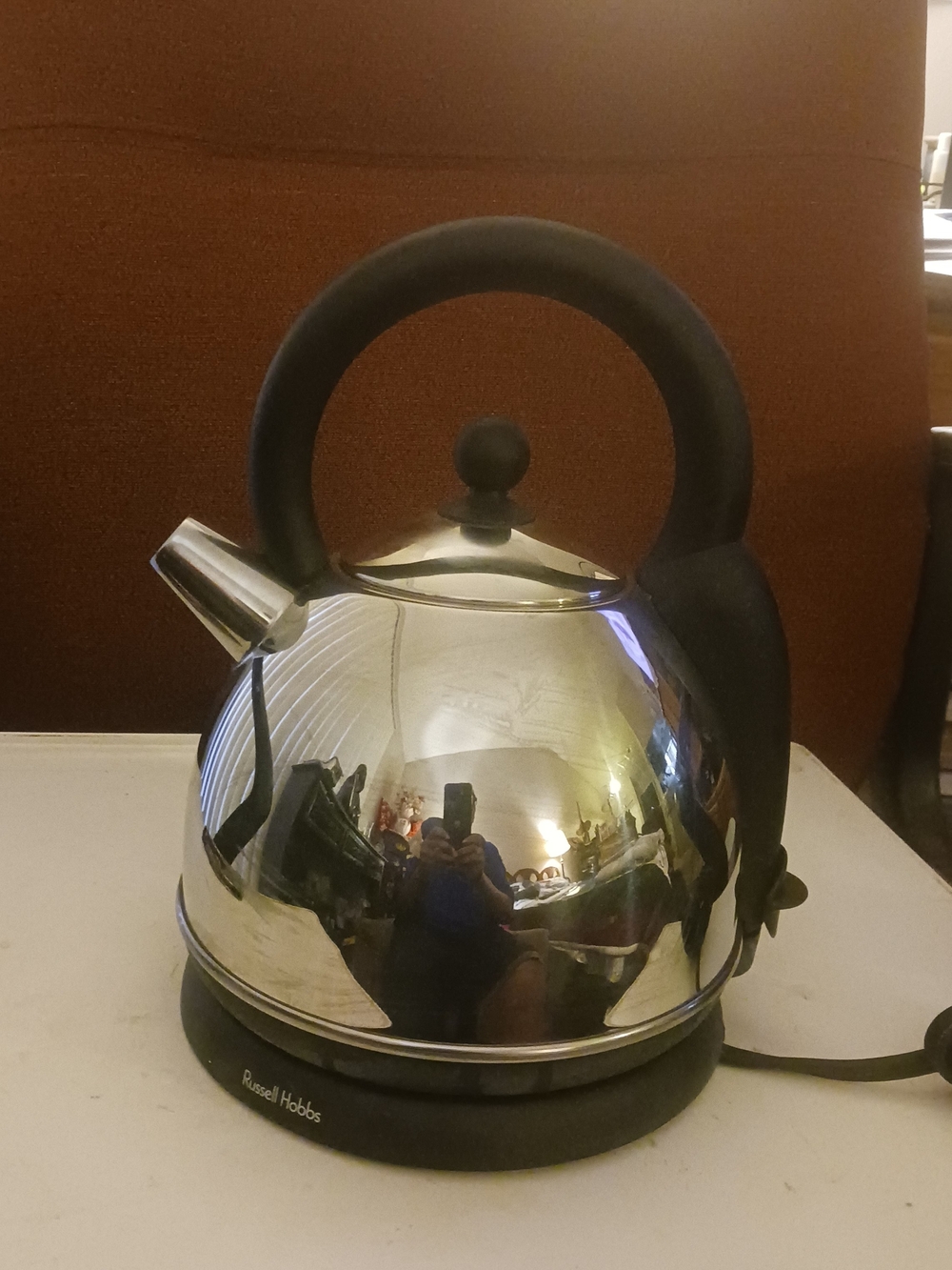 Russell Athletic Chrome Electric Tea Kettle with Black Handle